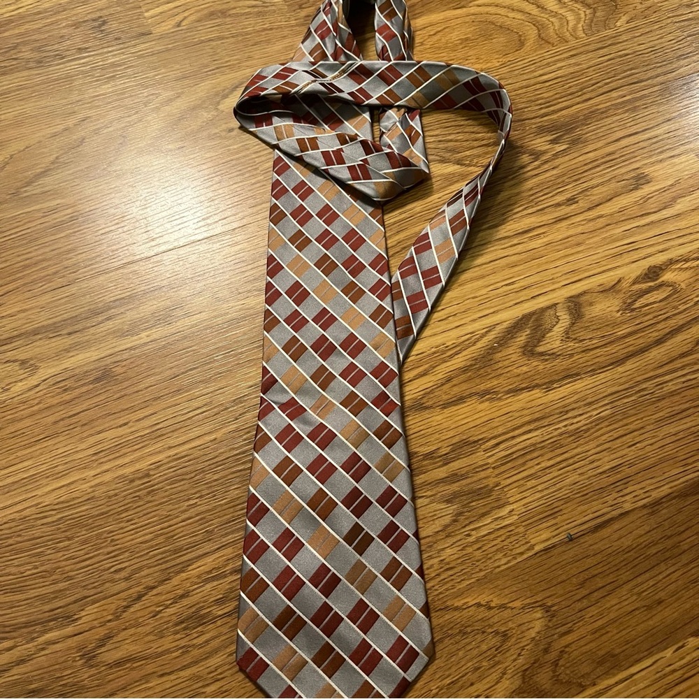 Diagonal Checkered Silk Tie in Rust, Tan & Silver